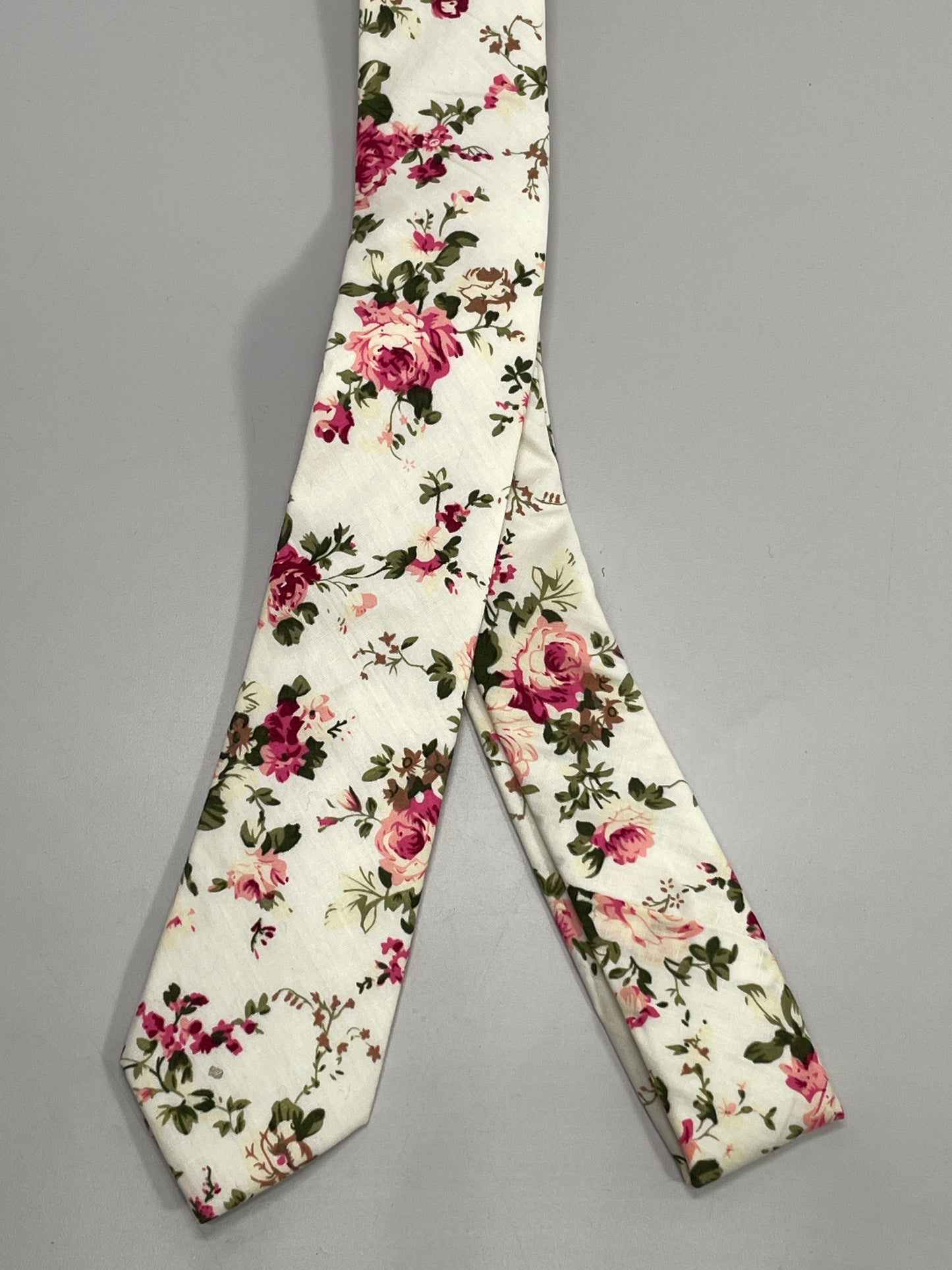 NEW! Mens Neck Tie Ivory Floral Wedding with Pink Roses Narrow 2.5"