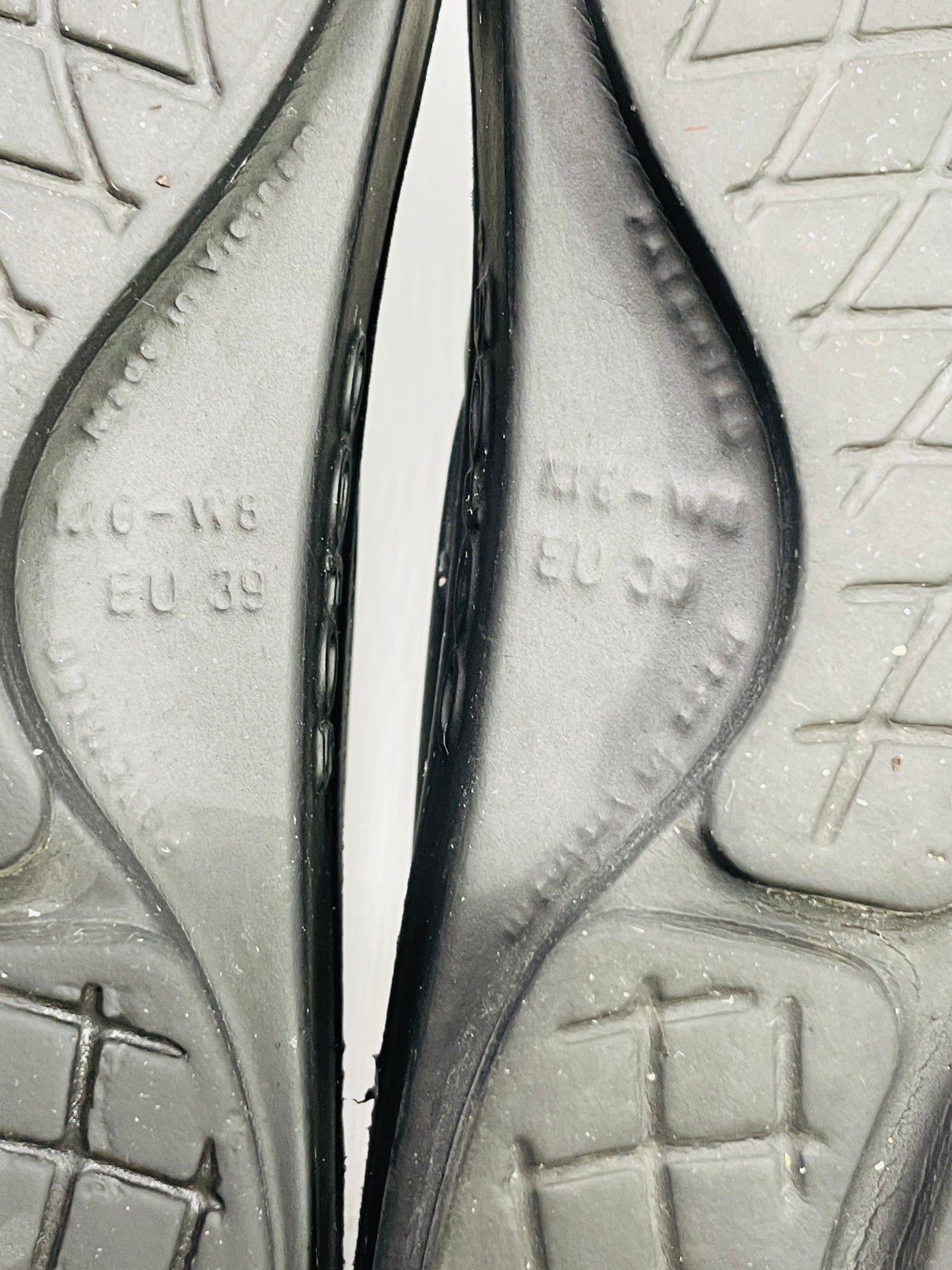 Oofos Flip Flop BLACK Soft Sandals M 6 - W 8 EU 39 Lt Wear