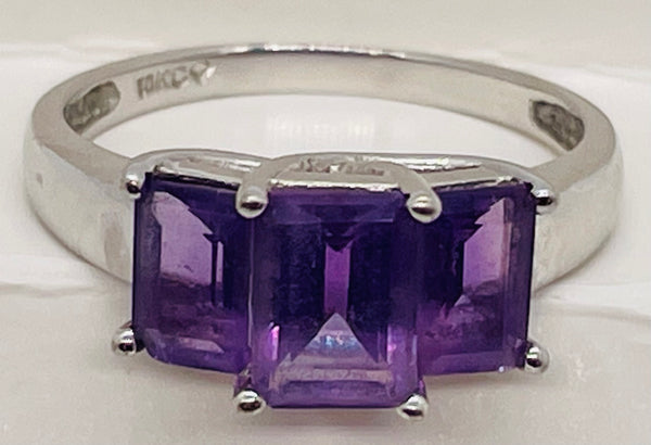 Purple Amethyst 3 Stone 10KG White Gold Ring Size 7.5 (2.414g)