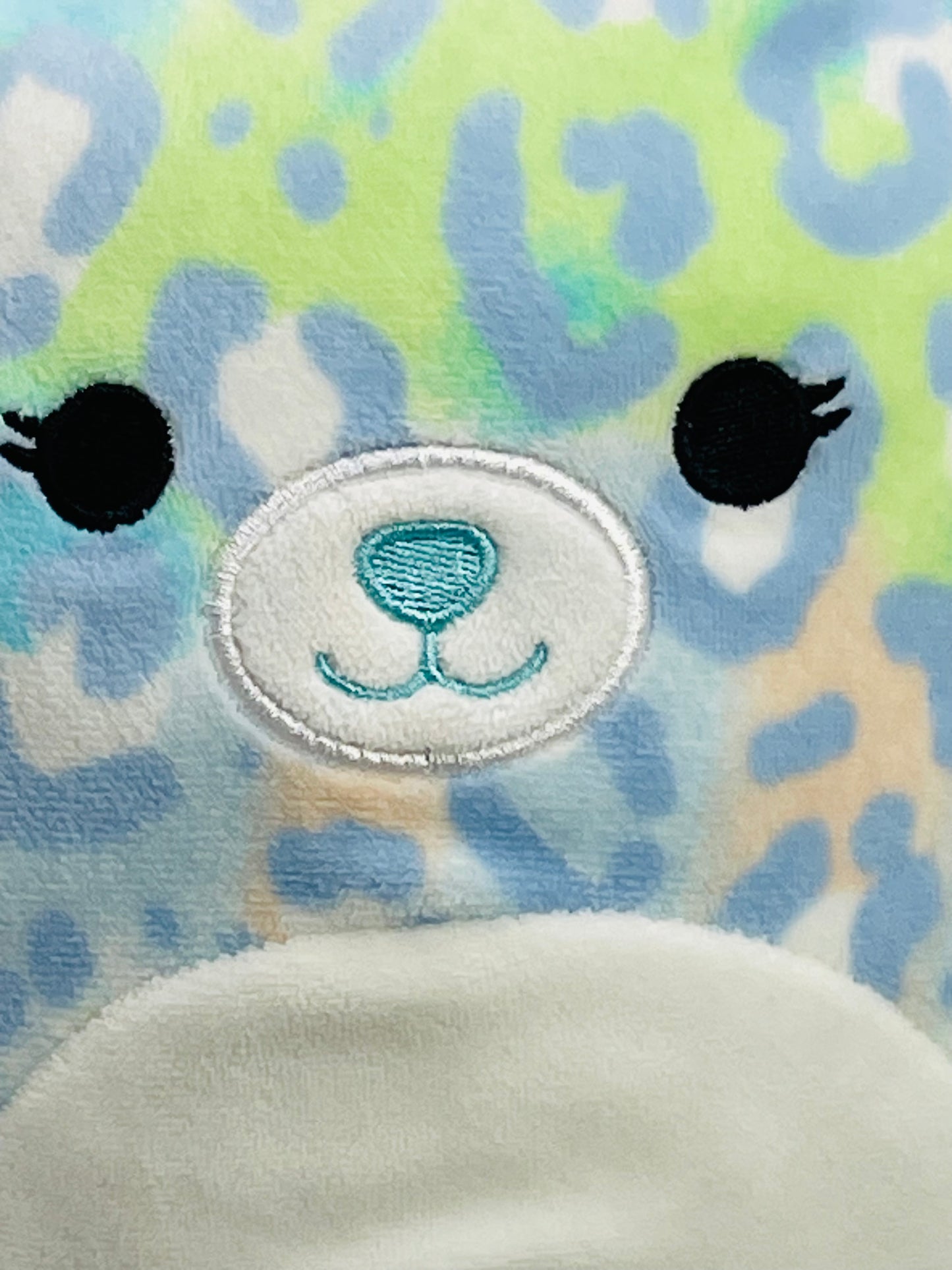 Squishmallows 8" Lindsay Blue Cheetah LT WEAR Freshly Laundered