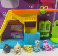 2011 Mattel Polly Pocket Compact Pet Grooming Play Center + 5 Pets