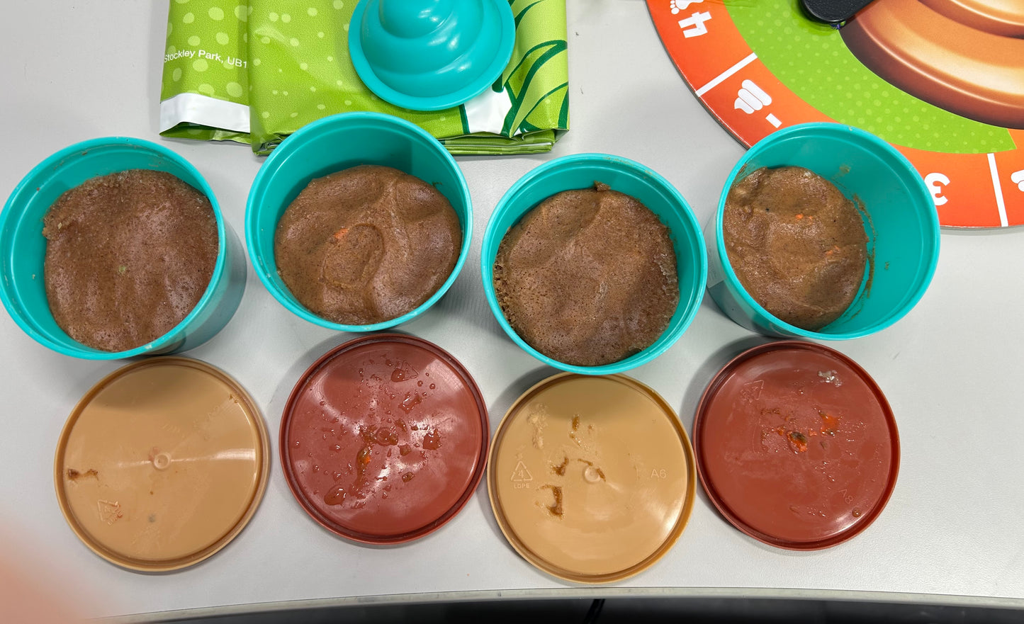 2017 Don't Step In It! Family Game COMPLETE DAMAGED BOX