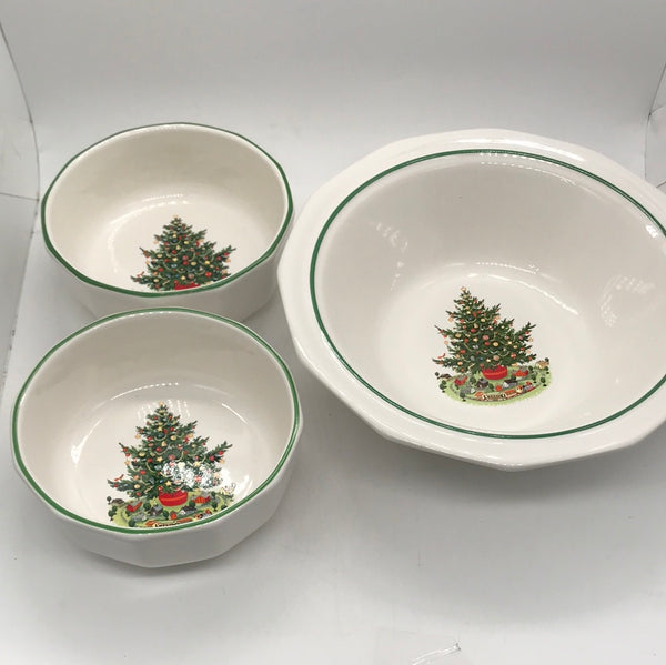 Pfaltzgraff Christmas Heritage Tree 3 PC Serving Bowl Set (Resembles Spode)