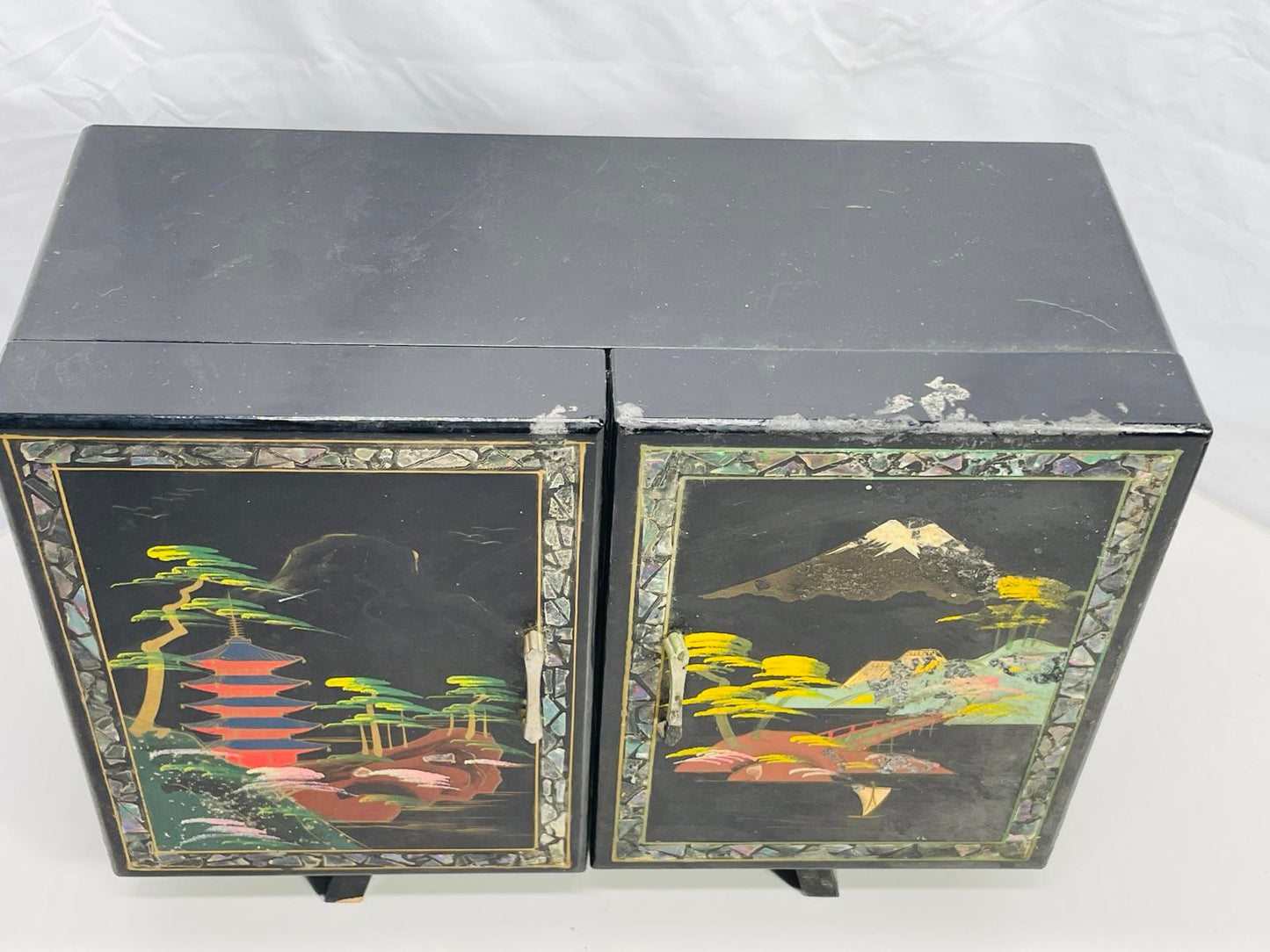 Vintage Japanese Black Laquer Jewelry Box with Windup Dancer (tested) NO KEY