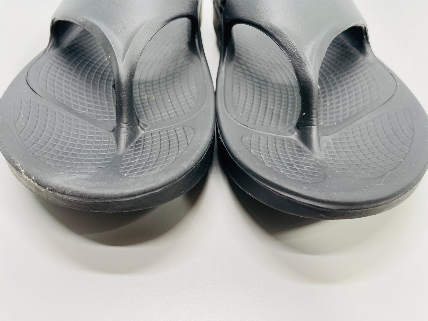 Oofos Flip Flop BLACK Soft Sandals M 6 - W 8 EU 39 Lt Wear