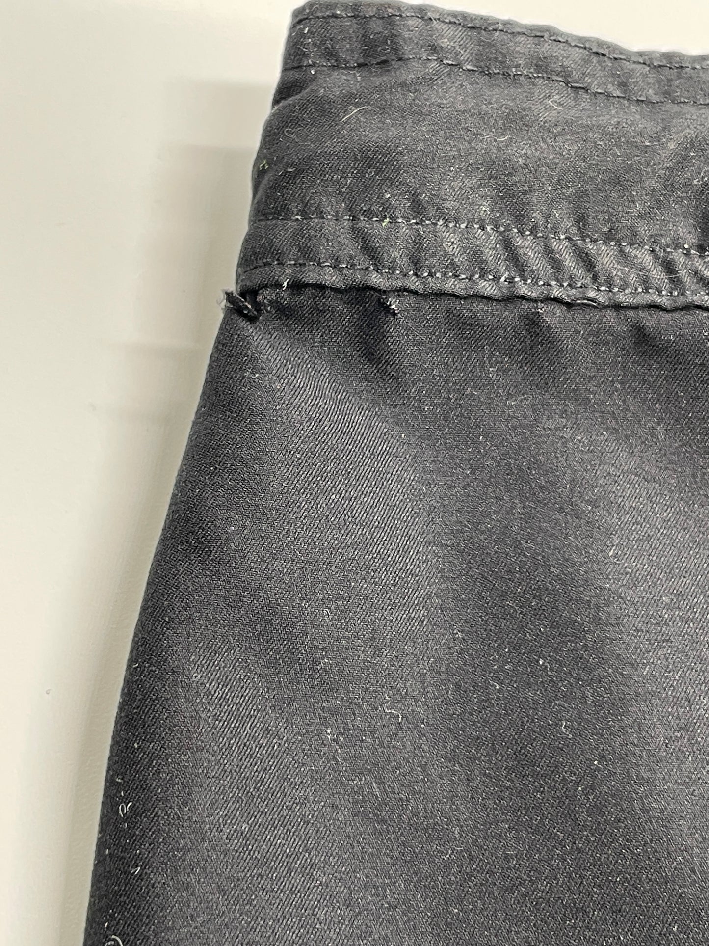 Disney Parks Cargo Shorts Black UNISEX Elastic Waist (34) Adult XL Features Disney Logo DAMAGE