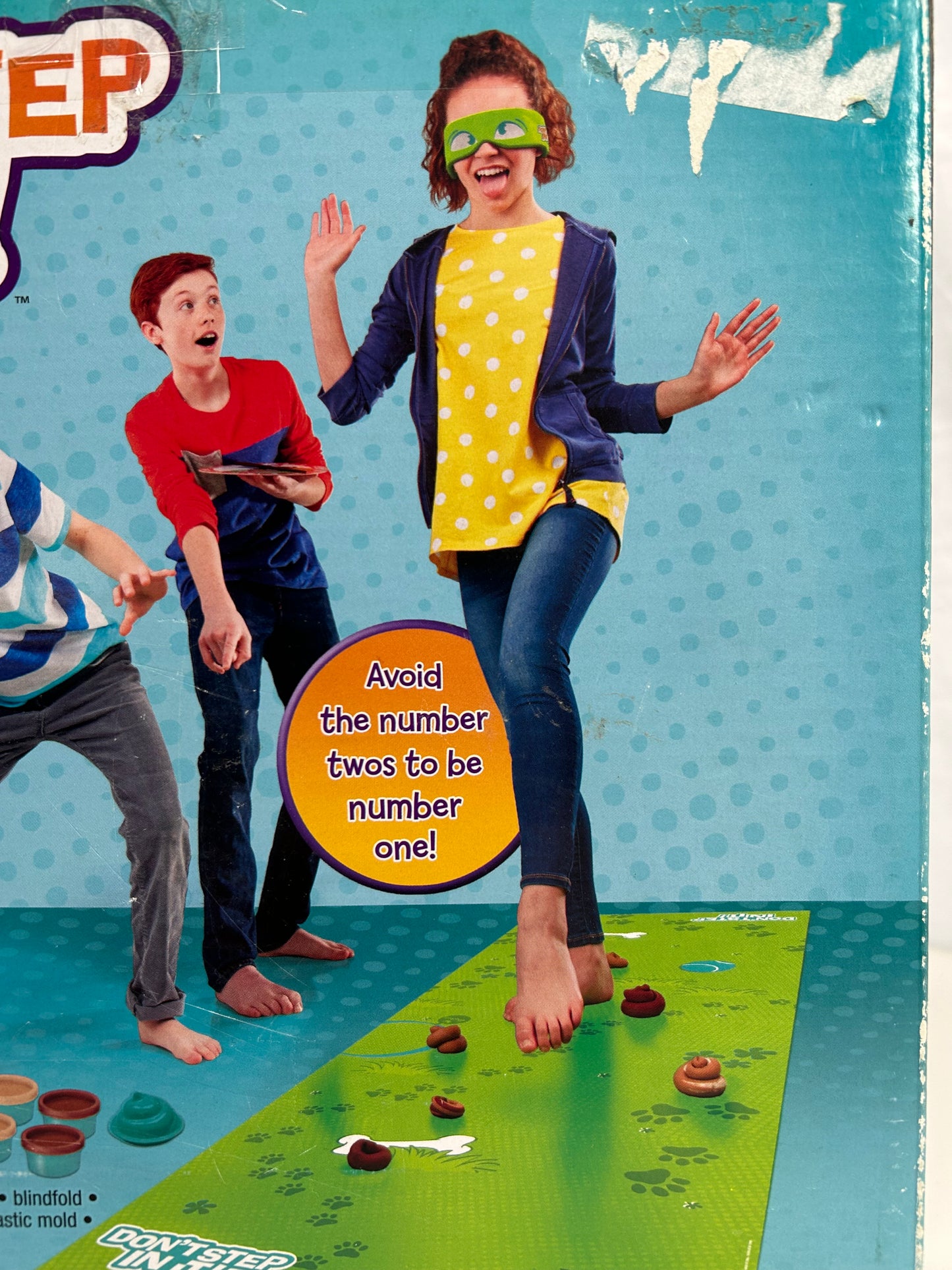 2017 Don't Step In It! Family Game COMPLETE DAMAGED BOX