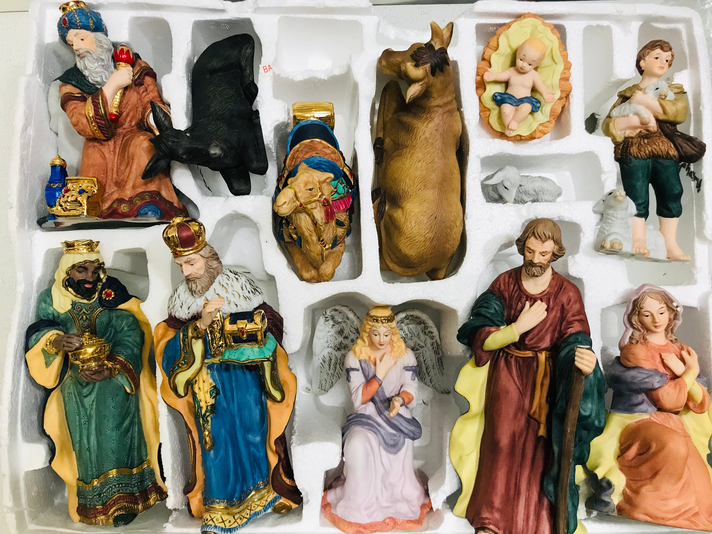 VINTAGE COMPLETE Kirklands Signature 13 PC Nativity Set BROKEN HAND/STAFF * SEE PICS *