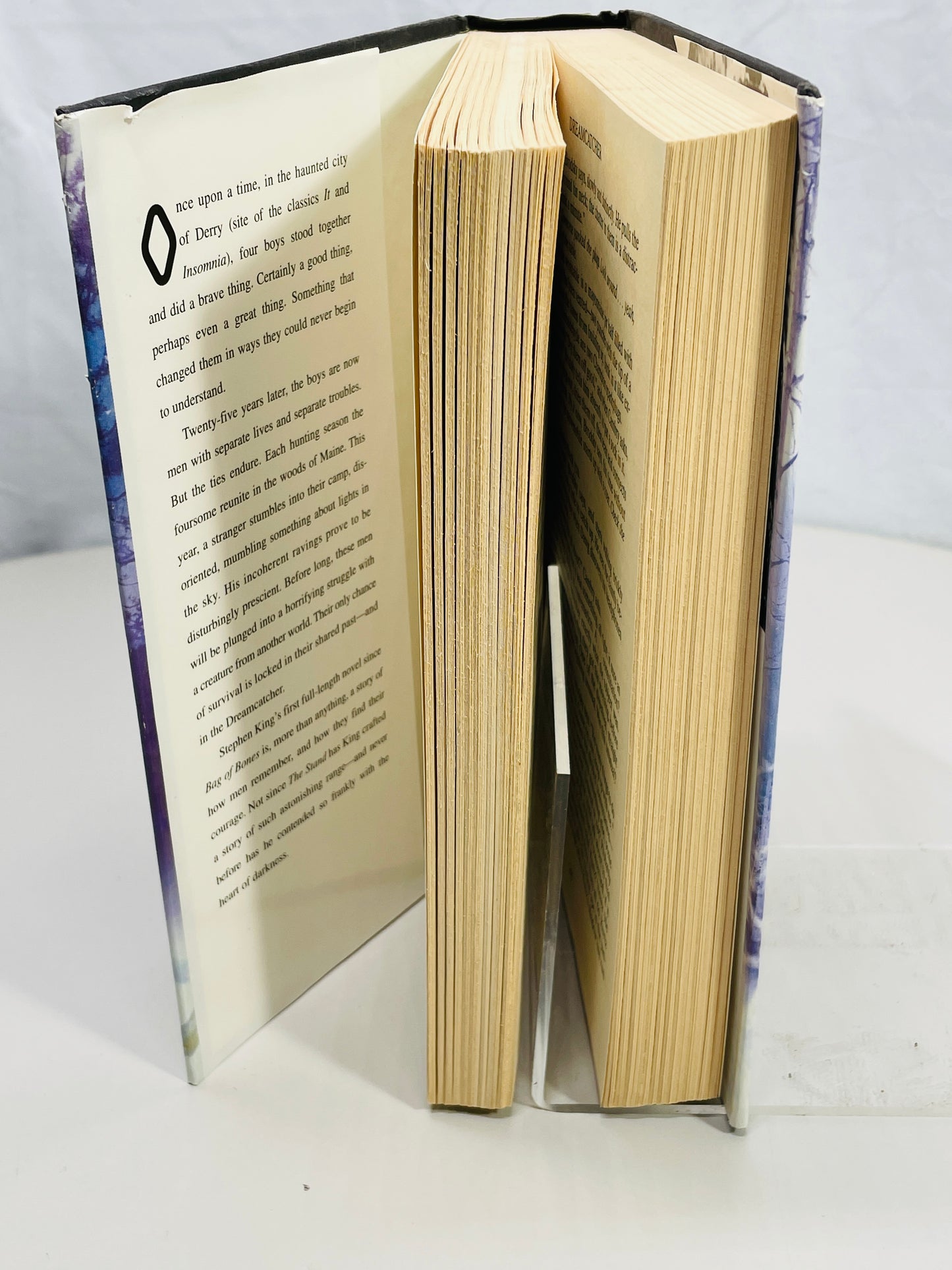 Hardcover Book 2001 DREAMCATCHER by Stephen King