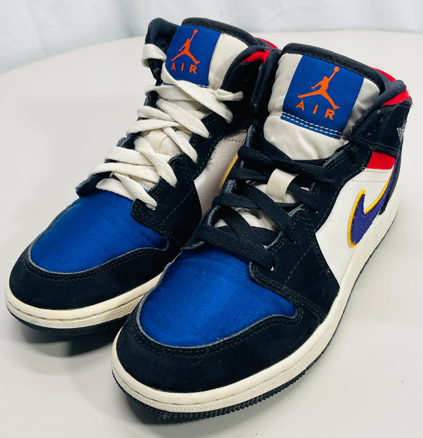 Nike Jordan High Top Sneaker Basketball Shoe Lace Up RETRO Black Blue Red Boys 4Y
