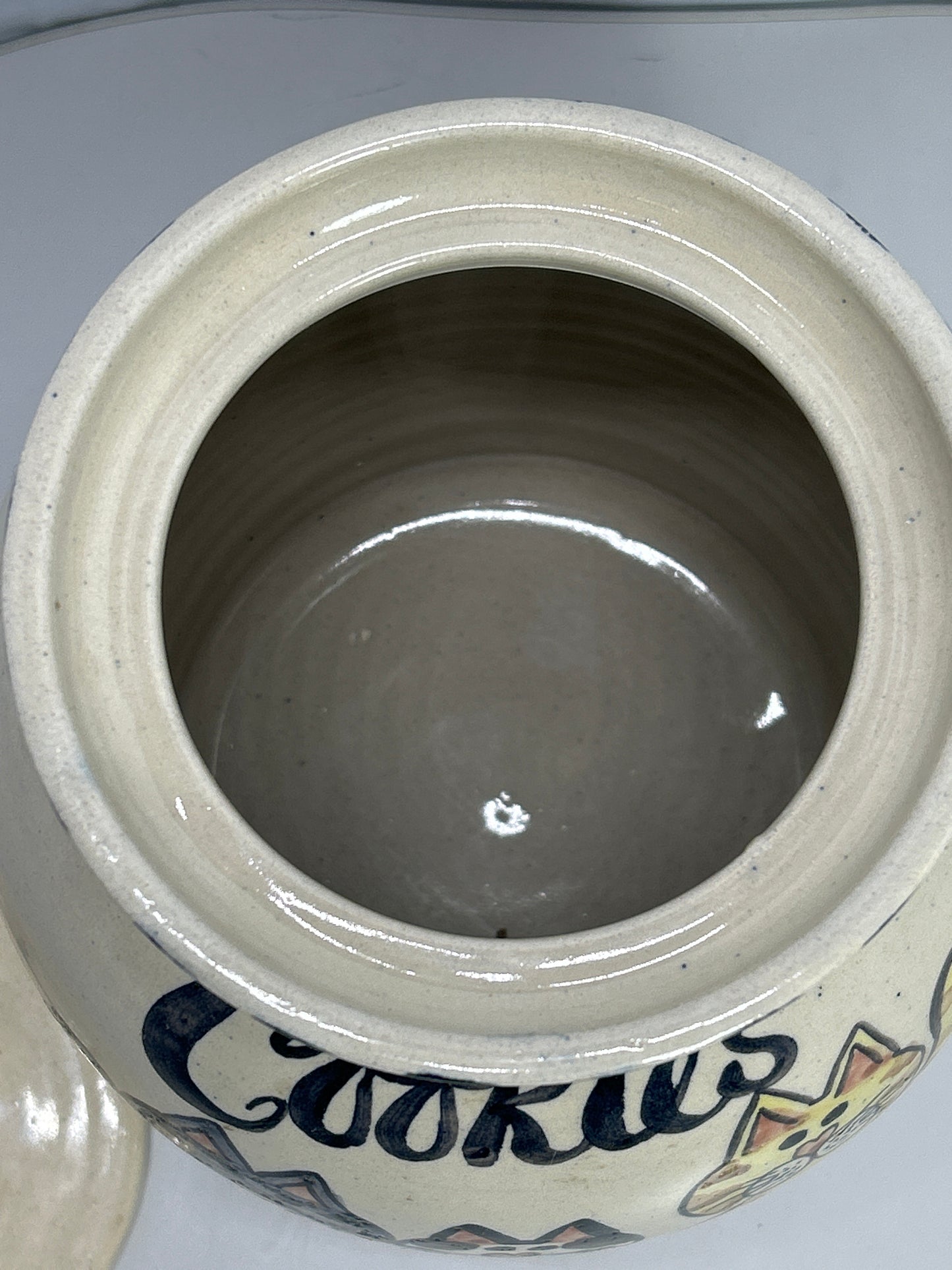 Vintage Large Cookie Pottery Jar with Lid Features 5 Cats  10"