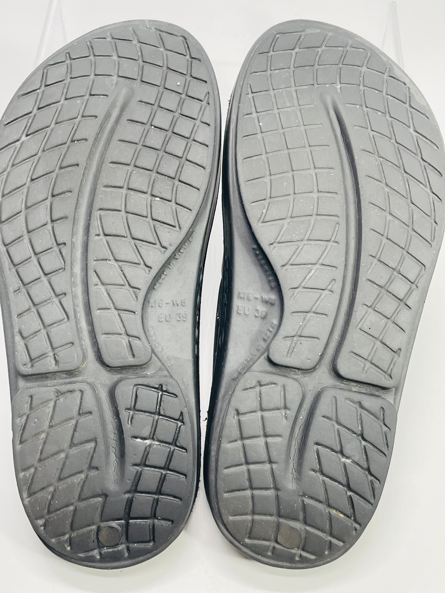 Oofos Flip Flop BLACK Soft Sandals M 6 - W 8 EU 39 Lt Wear