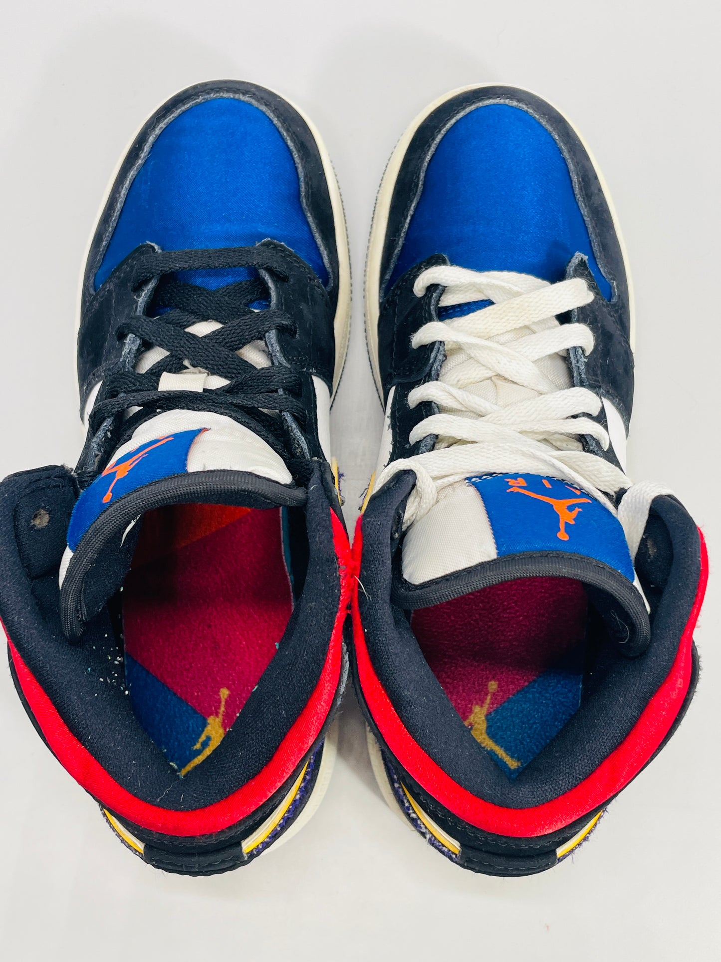 Nike Jordan High Top Sneaker Basketball Shoe Lace Up RETRO Black Blue Red Boys 4Y