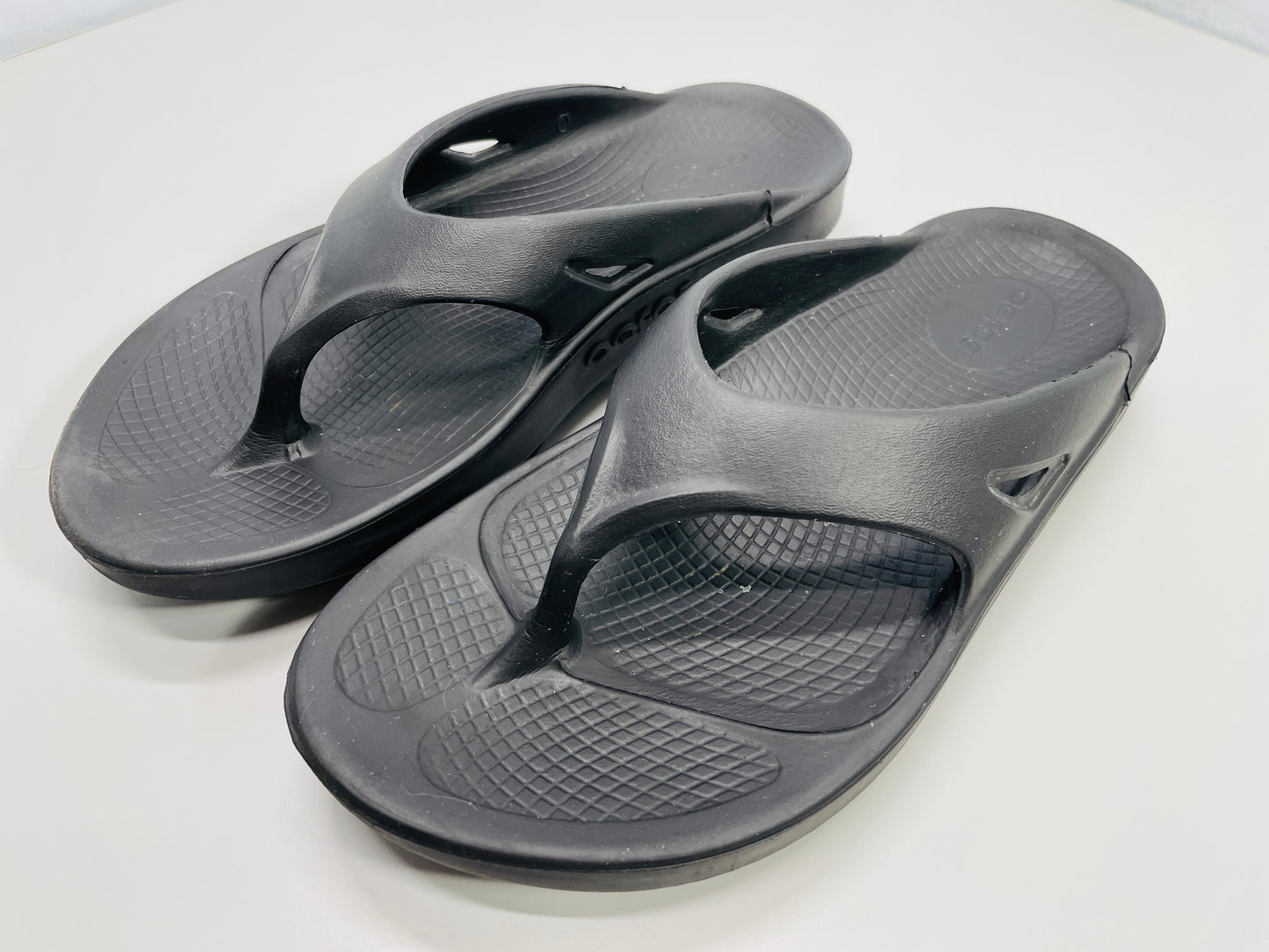Oofos Flip Flop BLACK Soft Sandals M 6 - W 8 EU 39 Lt Wear