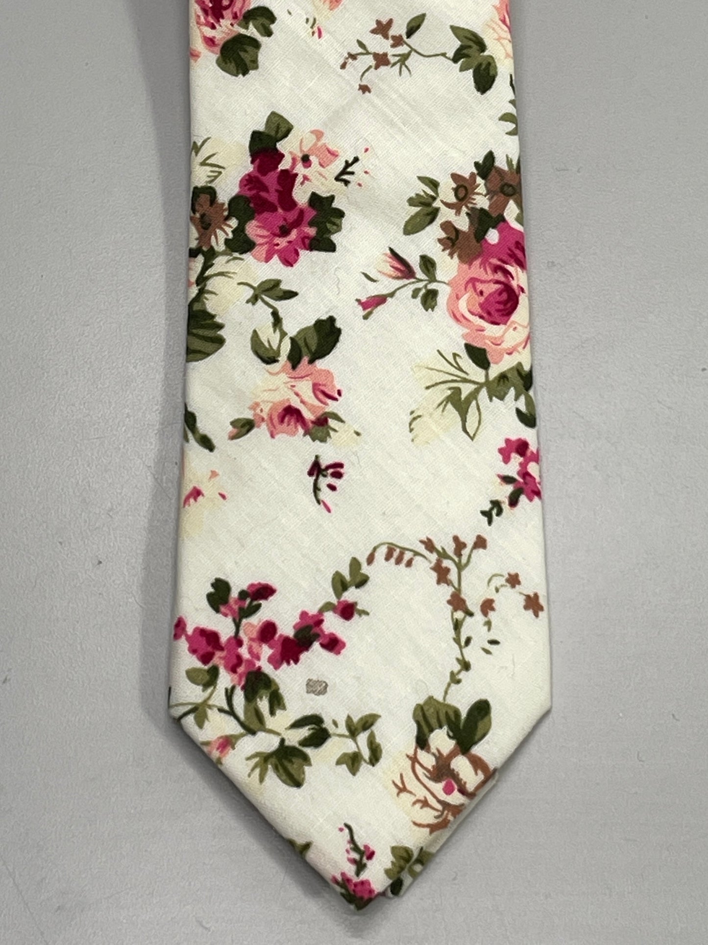 NEW! Mens Neck Tie Ivory Floral Wedding with Pink Roses Narrow 2.5"