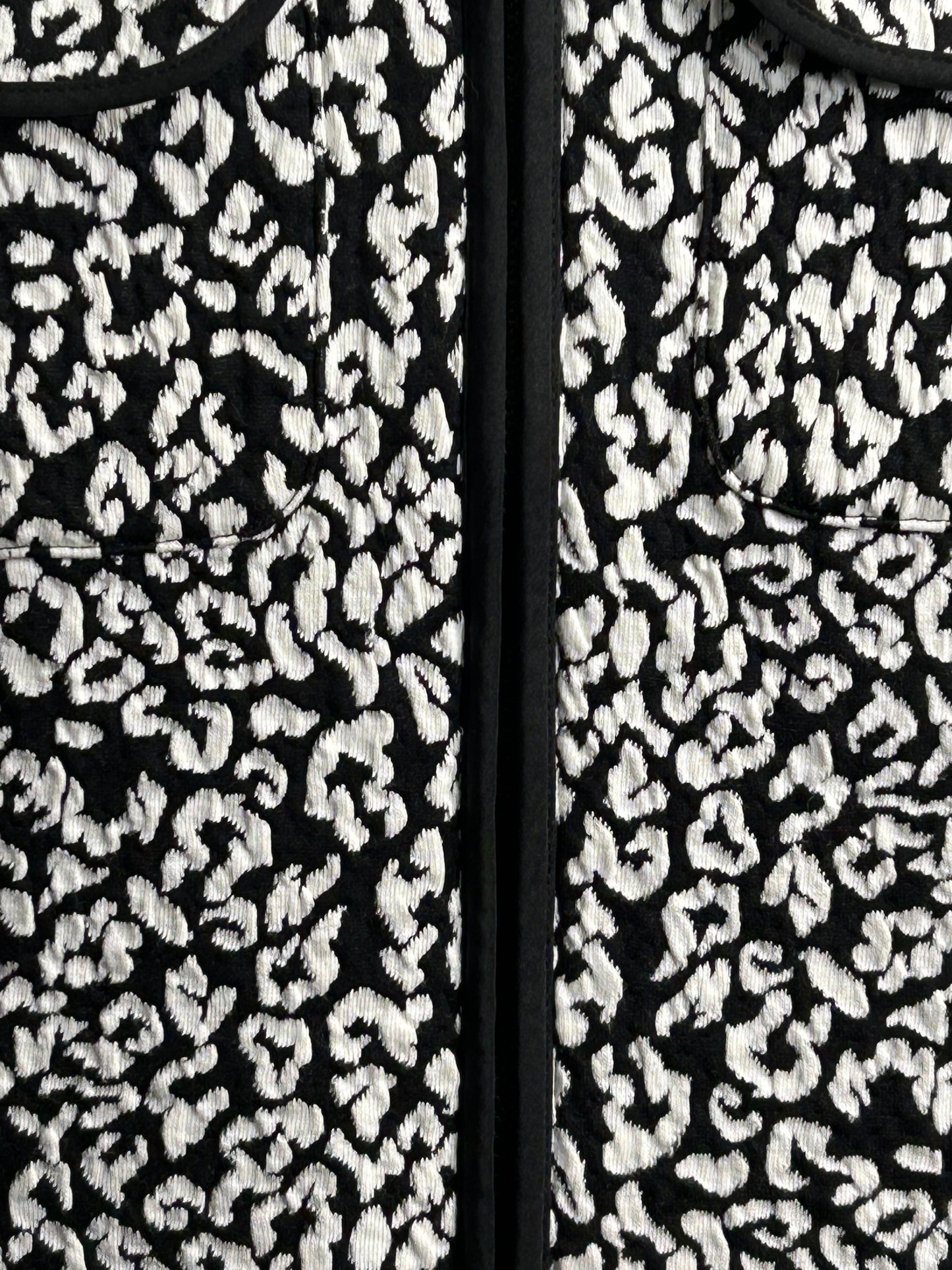 Chico's Black / White Zip Up 4 Pocket Vest Ladies M; Chico's Size 1