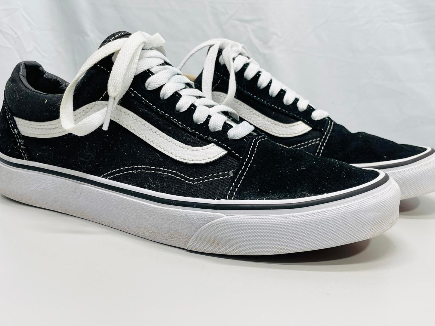 Vans Old Skool Black / White Shoes UNISEX Mens 9, Wmns 10.5