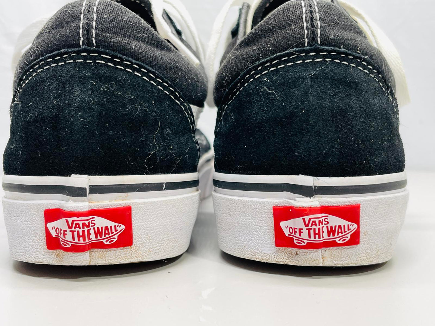 Vans Old Skool Black / White Shoes UNISEX Mens 9, Wmns 10.5