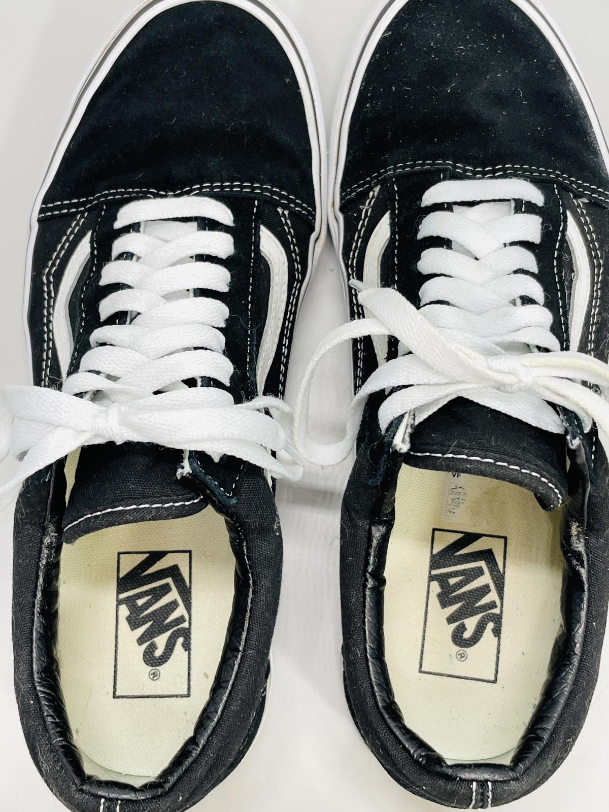 Vans Old Skool Black / White Shoes UNISEX Mens 9, Wmns 10.5