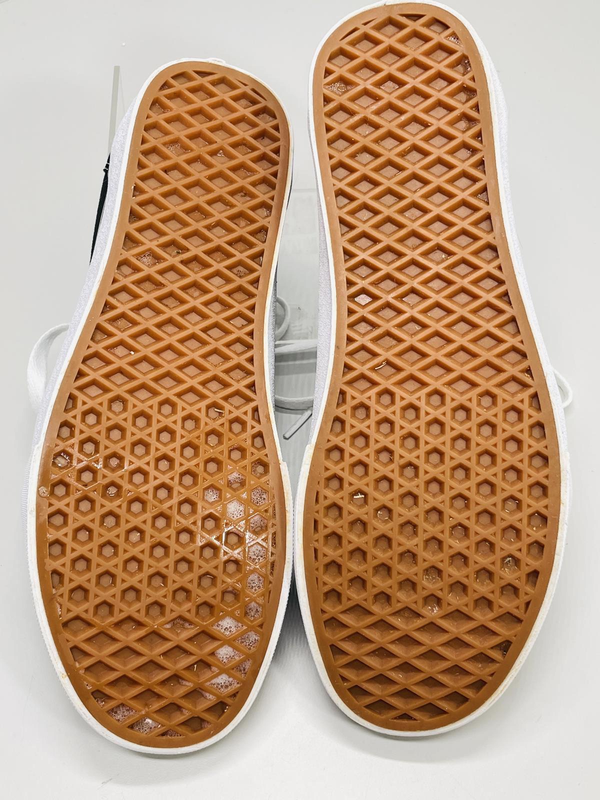 Vans Old Skool Black / White Shoes UNISEX Mens 9, Wmns 10.5