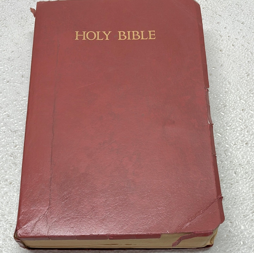 1982 NKJV Red Cover Holy Bible SHOWS WEAR