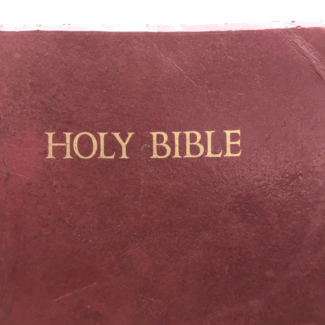 1982 NKJV Red Cover Holy Bible SHOWS WEAR
